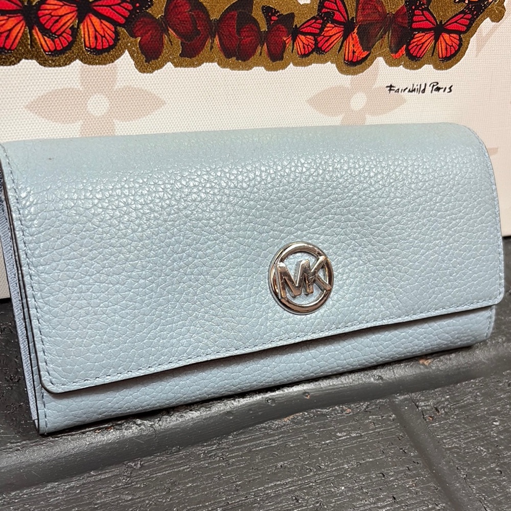 Michael Kors Fulton Flap Leather Wallet - Picture 11 of 11